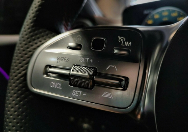 Mercedes-Benz EQB cena 289999 przebieg: 3582, rok produkcji 2023 z Ryn małe 352